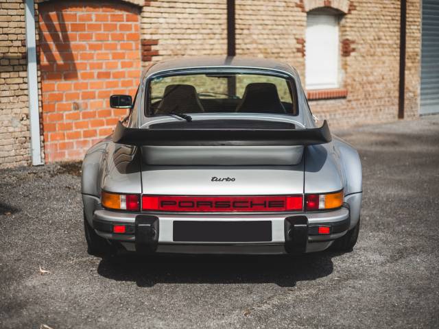 Porsche 911 Turbo 3.3