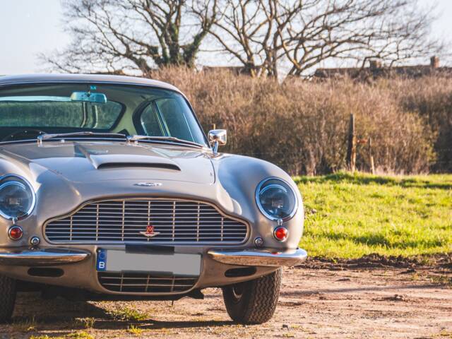 Aston Martin DB 6