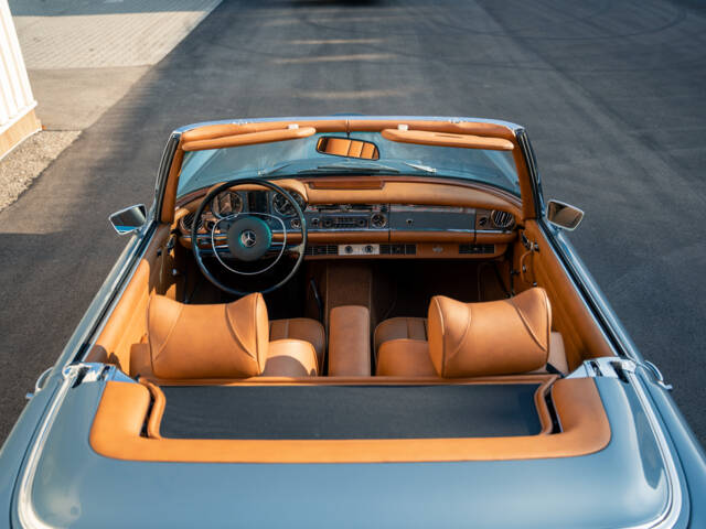 Mercedes-Benz 280 SL
