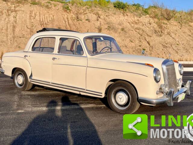 Image 1/10 of Mercedes-Benz 220 S (1958)