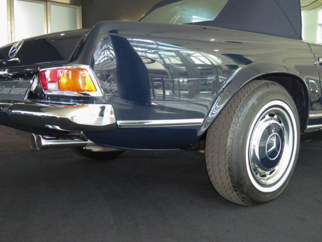 Mercedes-Benz 280 SL