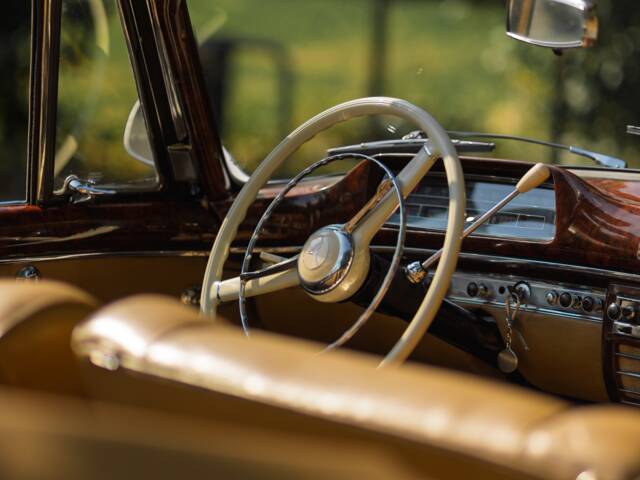 Mercedes-Benz 220 S Cabriolet