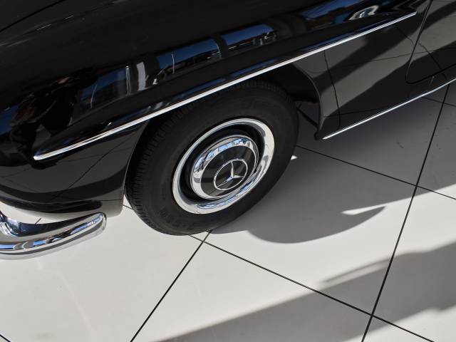 Mercedes-Benz 190 SL