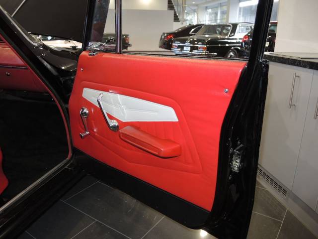 Chrysler Valiant V200 AMAG