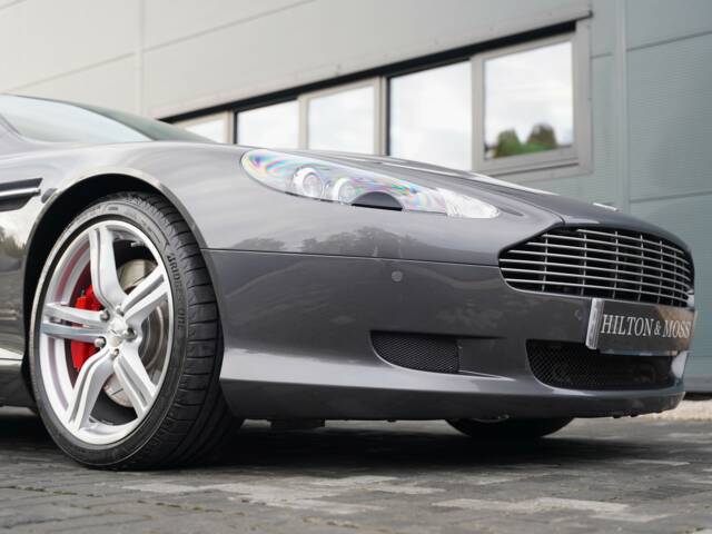 Aston Martin DB 9