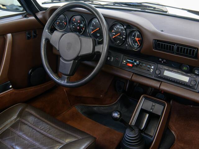 Porsche 911 Carrera 3.2