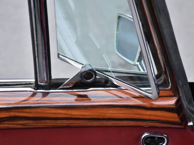 Mercedes-Benz 600