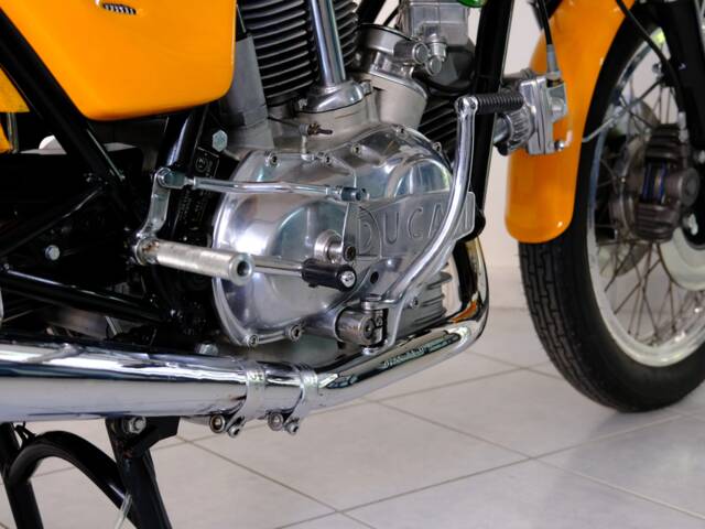 Ducati 750 Sport