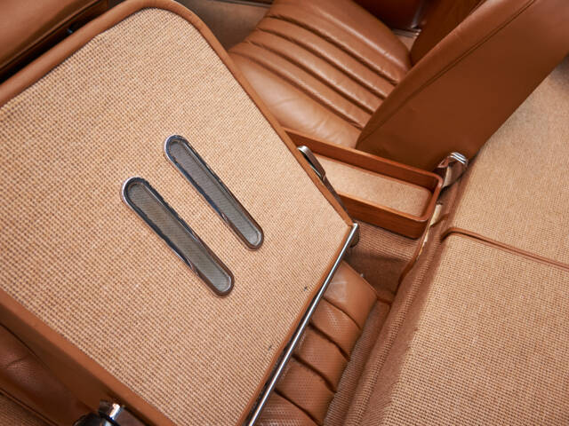 Mercedes-Benz 230 SL