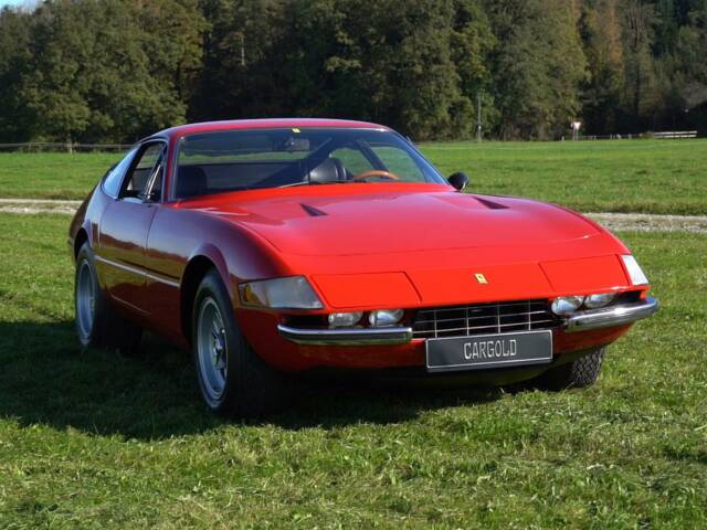 Image 1/33 of Ferrari 365 GTB&#x2F;4 Daytona (1970)