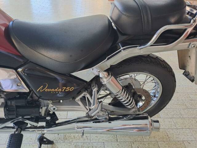 Moto Guzzi Nevada 750
