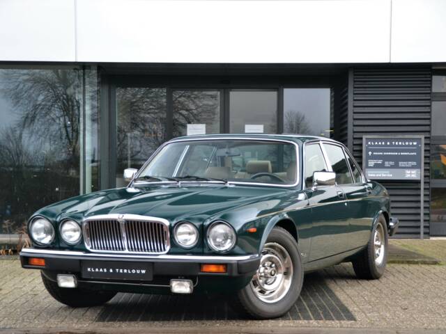 Jaguar XJ 12