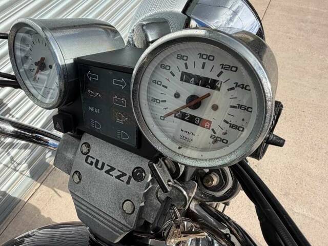 Moto Guzzi Nevada 350