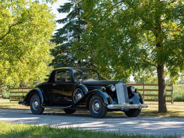 Image 1/38 of Packard Twelve (1937)