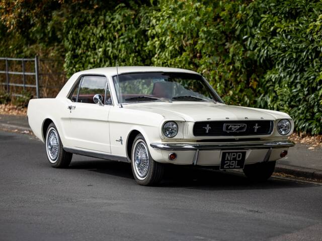 Ford Mustang 200