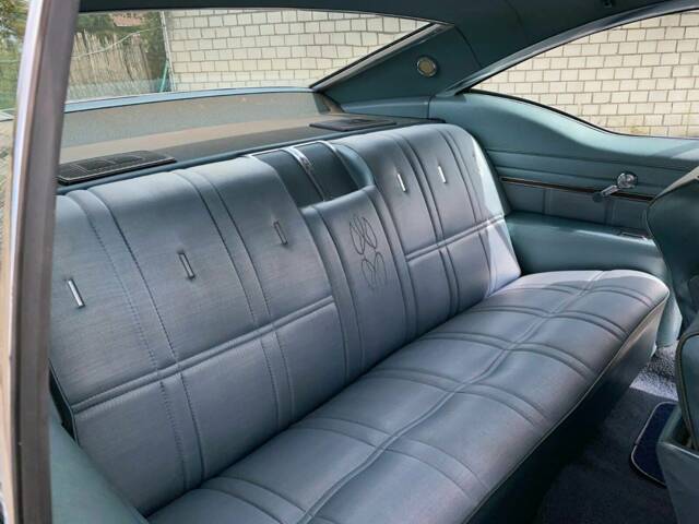 Oldsmobile Delta 88 Holiday Hardtop