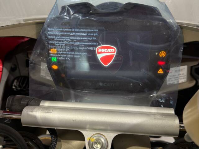 Ducati Panigale V4 R