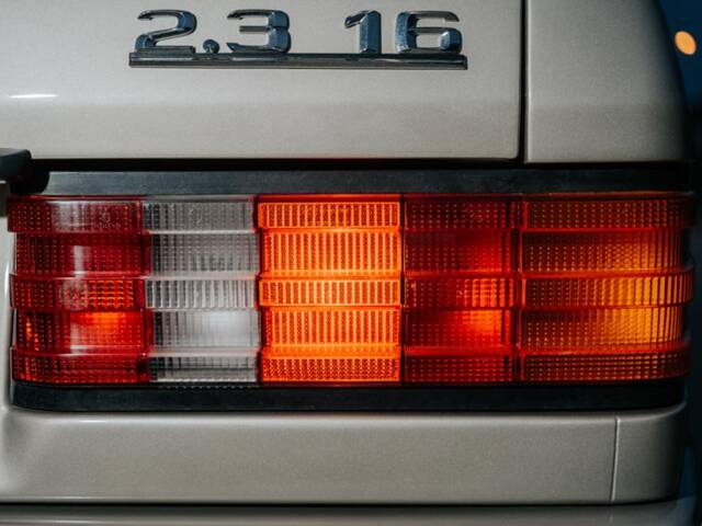 Mercedes-Benz 190 E 2.3-16