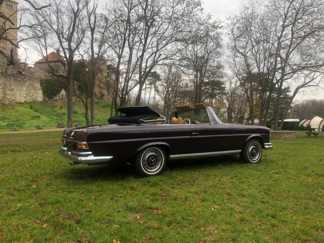 Mercedes-Benz 280 SE