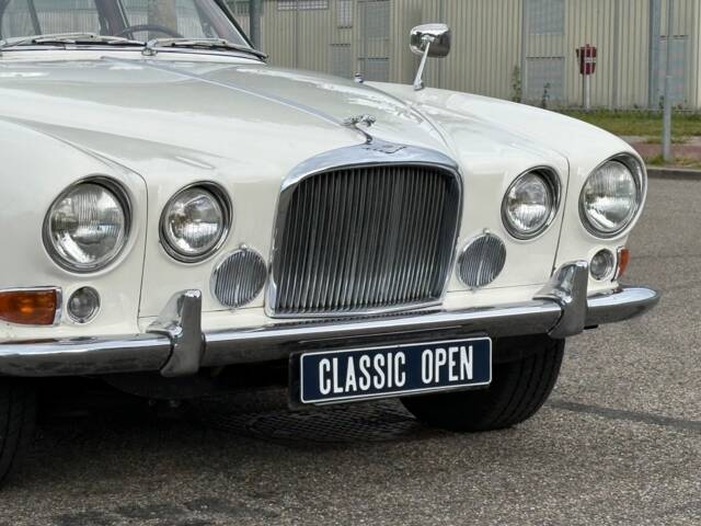 Jaguar Mk X 3.8