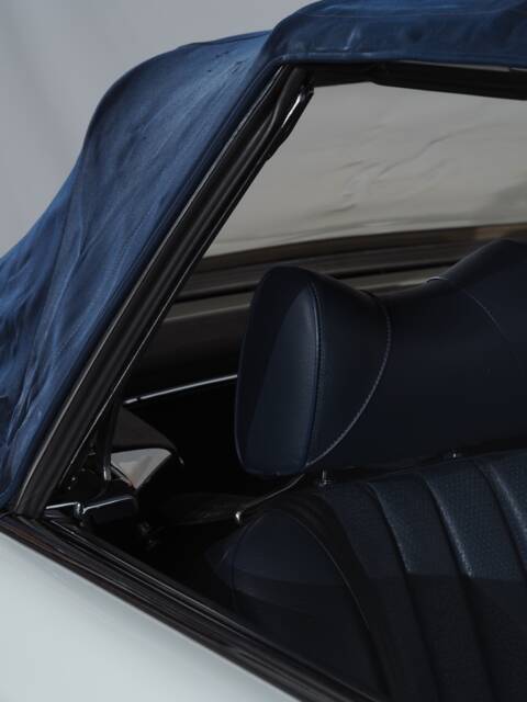 Mercedes-Benz 280 SL