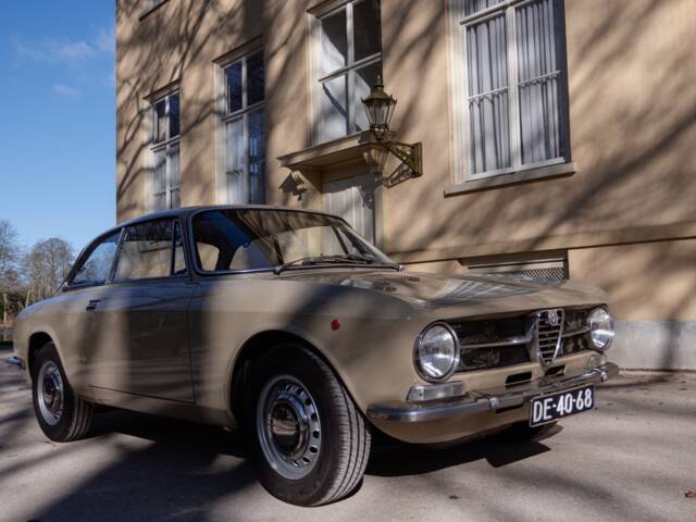 Alfa Romeo Giulia GT 1300 Junior