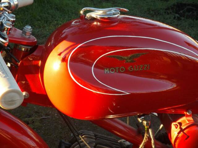 Moto Guzzi Cardellino 75