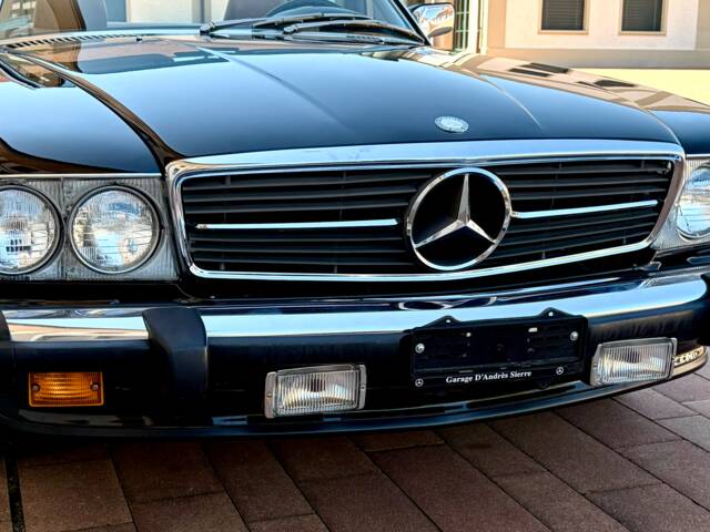 Mercedes-Benz 560 SL
