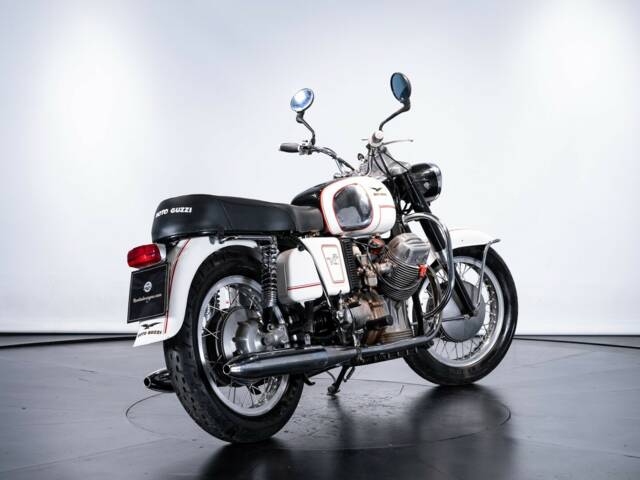 Moto Guzzi V 7