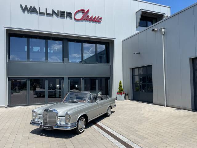 Mercedes-Benz 250 SE