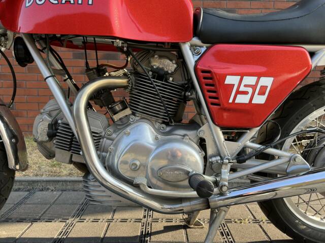 Ducati 750 GT