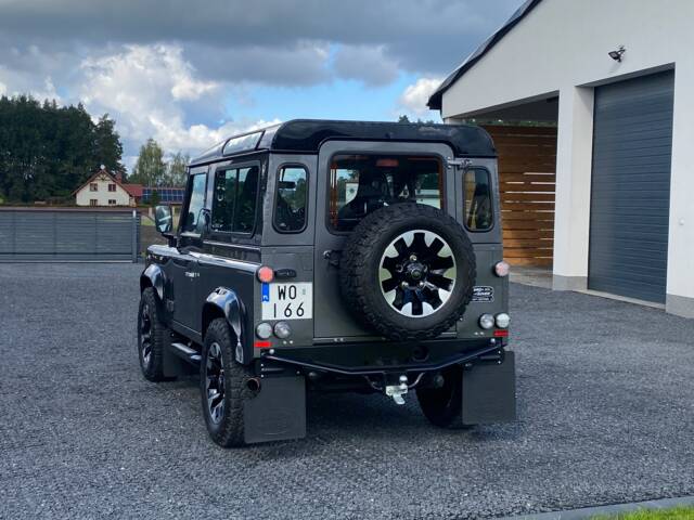 Land Rover Defender 90 Works V8 "70th Edition"