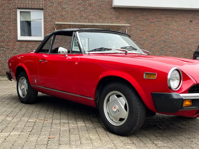FIAT 124 Spider CS1