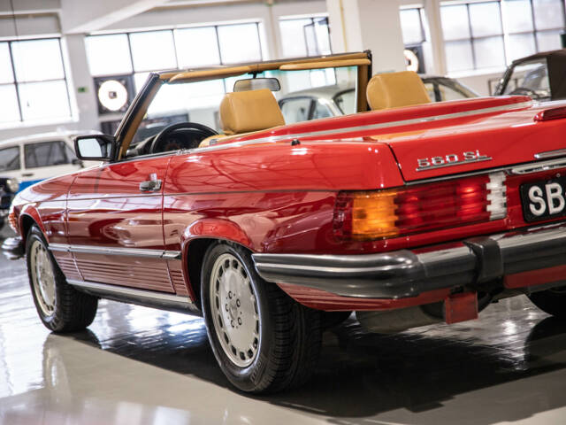 Mercedes-Benz 560 SL