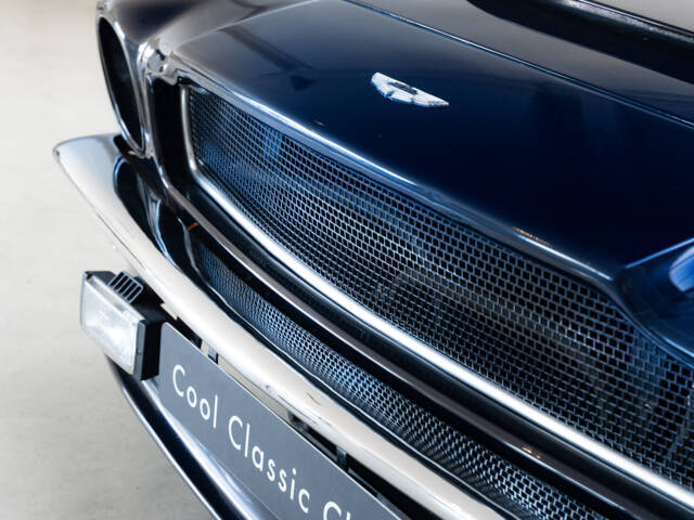 Aston Martin DBS V8