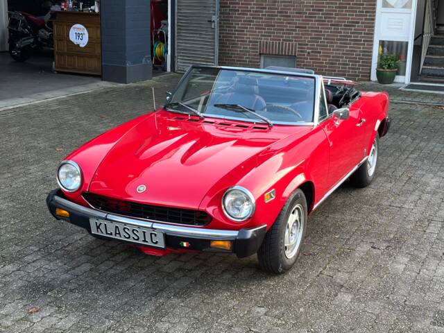 FIAT 124 Spider CS1