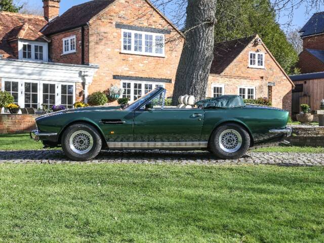 Aston Martin V8 EFi Volante