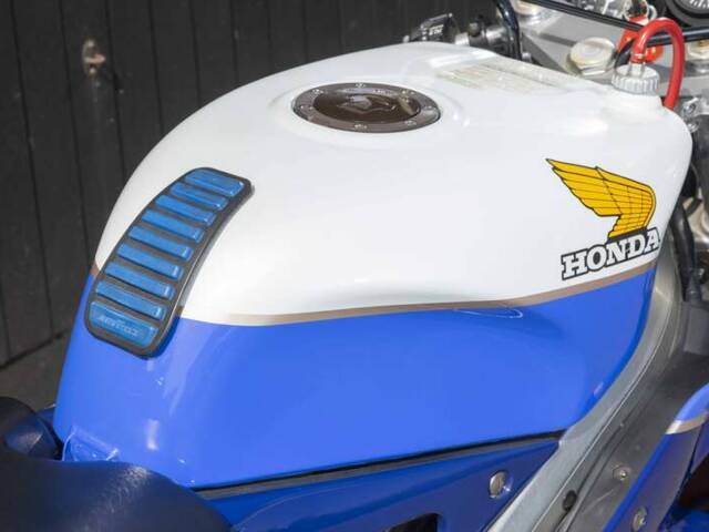 Honda VFR 750R RC 30