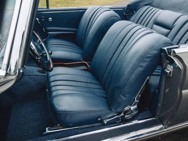 Mercedes-Benz 250 SE