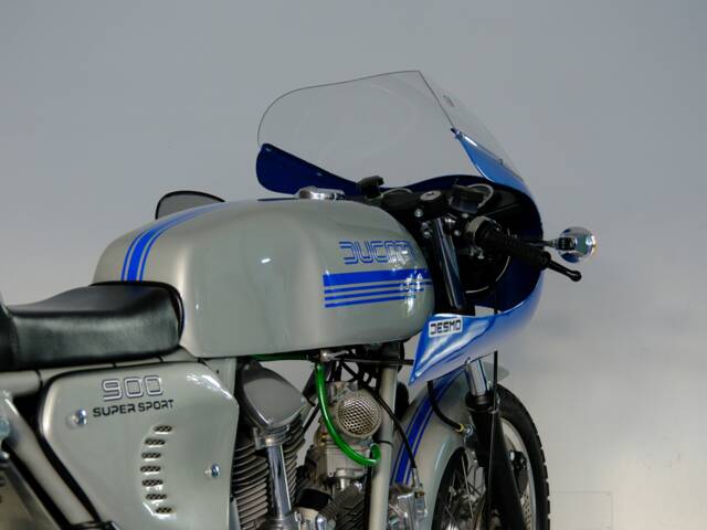 Ducati 900 SS