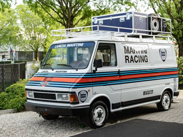 Imagen 1/34 de FIAT 242 E (1984)