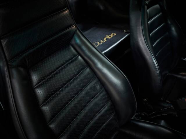 Porsche 911 Turbo 3.3