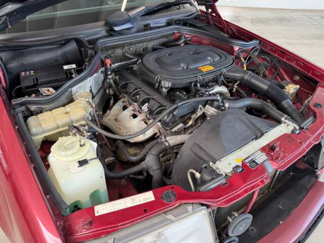 Mercedes-Benz 230 E