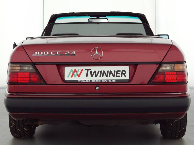 Mercedes-Benz 300 CE-24