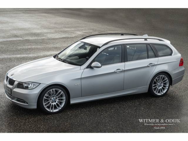 Bild 1/23 von BMW 335i Touring (2008)