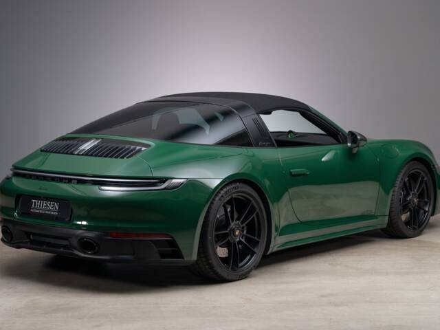 Porsche 911 Carrera 4 GTS