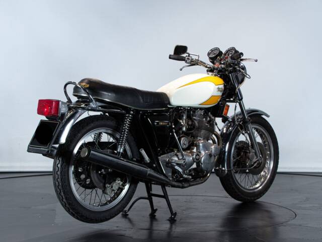 Triumph T 160 Trident