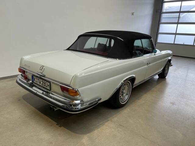 Mercedes-Benz 280 SE