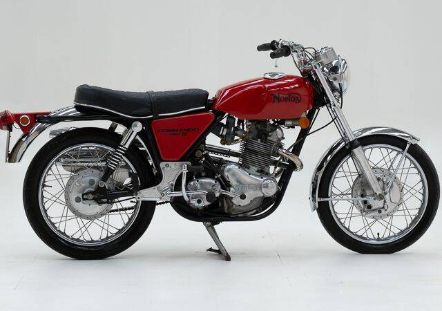 Norton Commando 750 Fastback