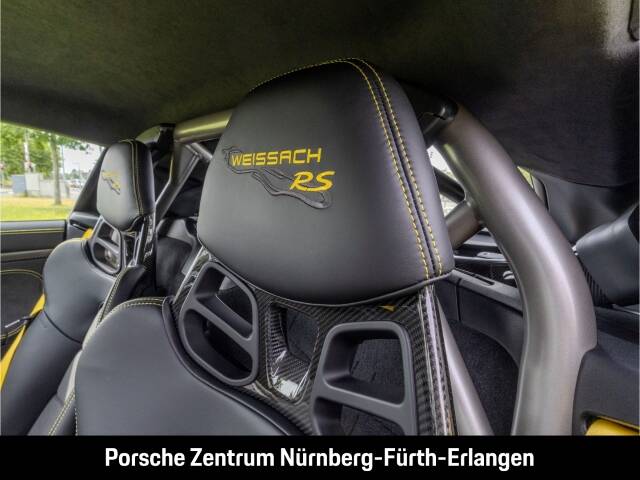 Porsche 718 Cayman GT4 RS Weissach
